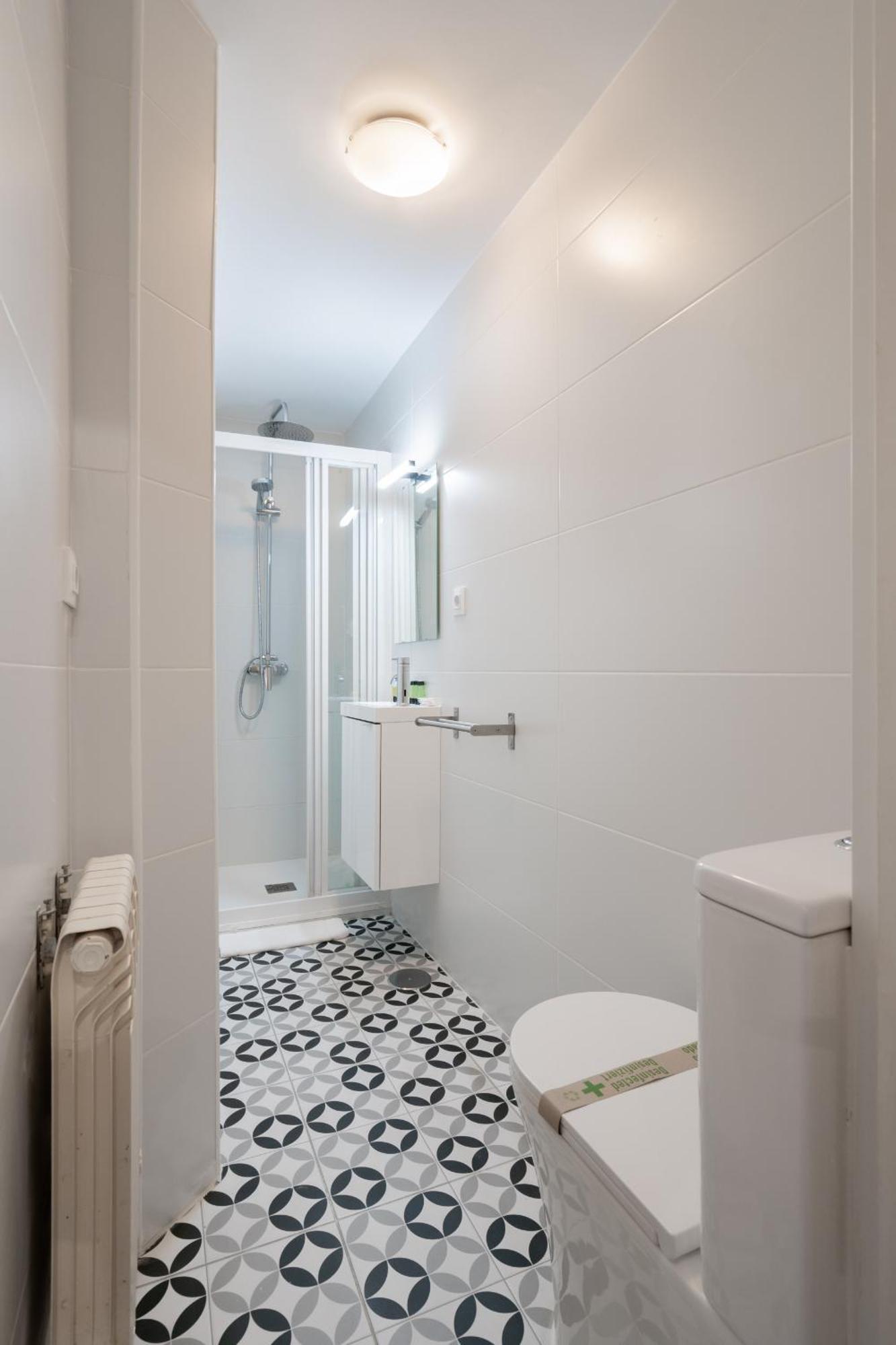 Apartamento En La Plaza De Lavapies Alquiler Temporal Madrid Bagian luar foto