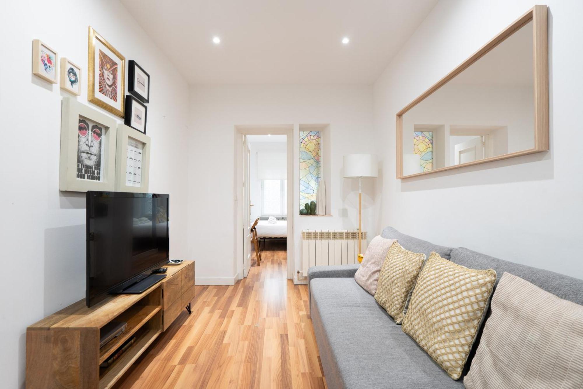 Apartamento En La Plaza De Lavapies Alquiler Temporal Madrid Bagian luar foto