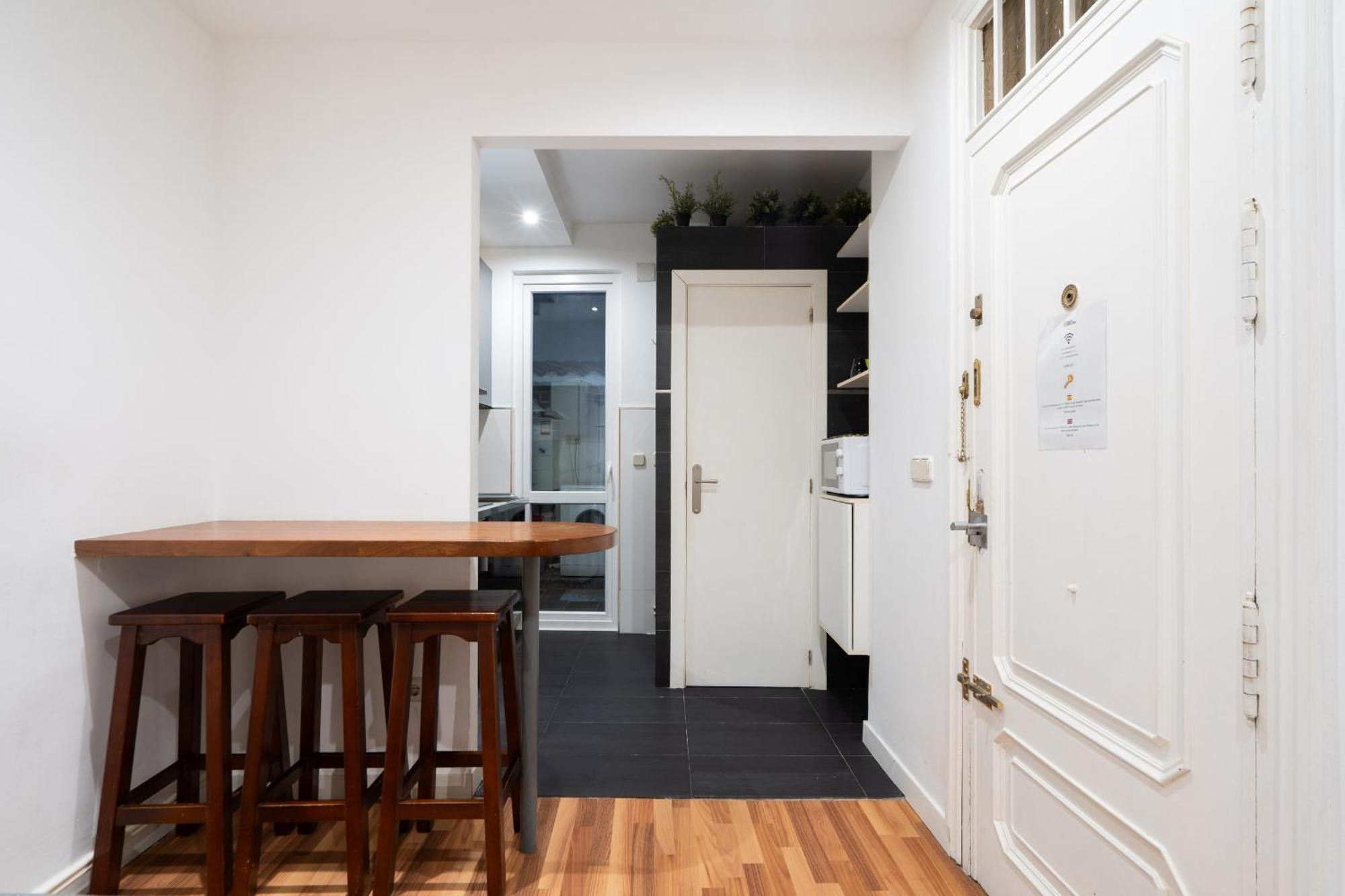 Apartamento En La Plaza De Lavapies Alquiler Temporal Madrid Bagian luar foto