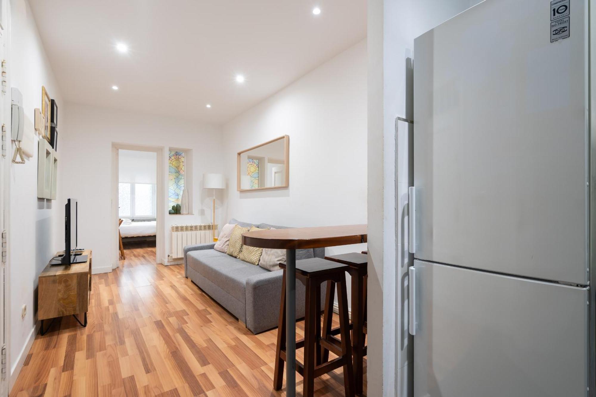 Apartamento En La Plaza De Lavapies Alquiler Temporal Madrid Bagian luar foto