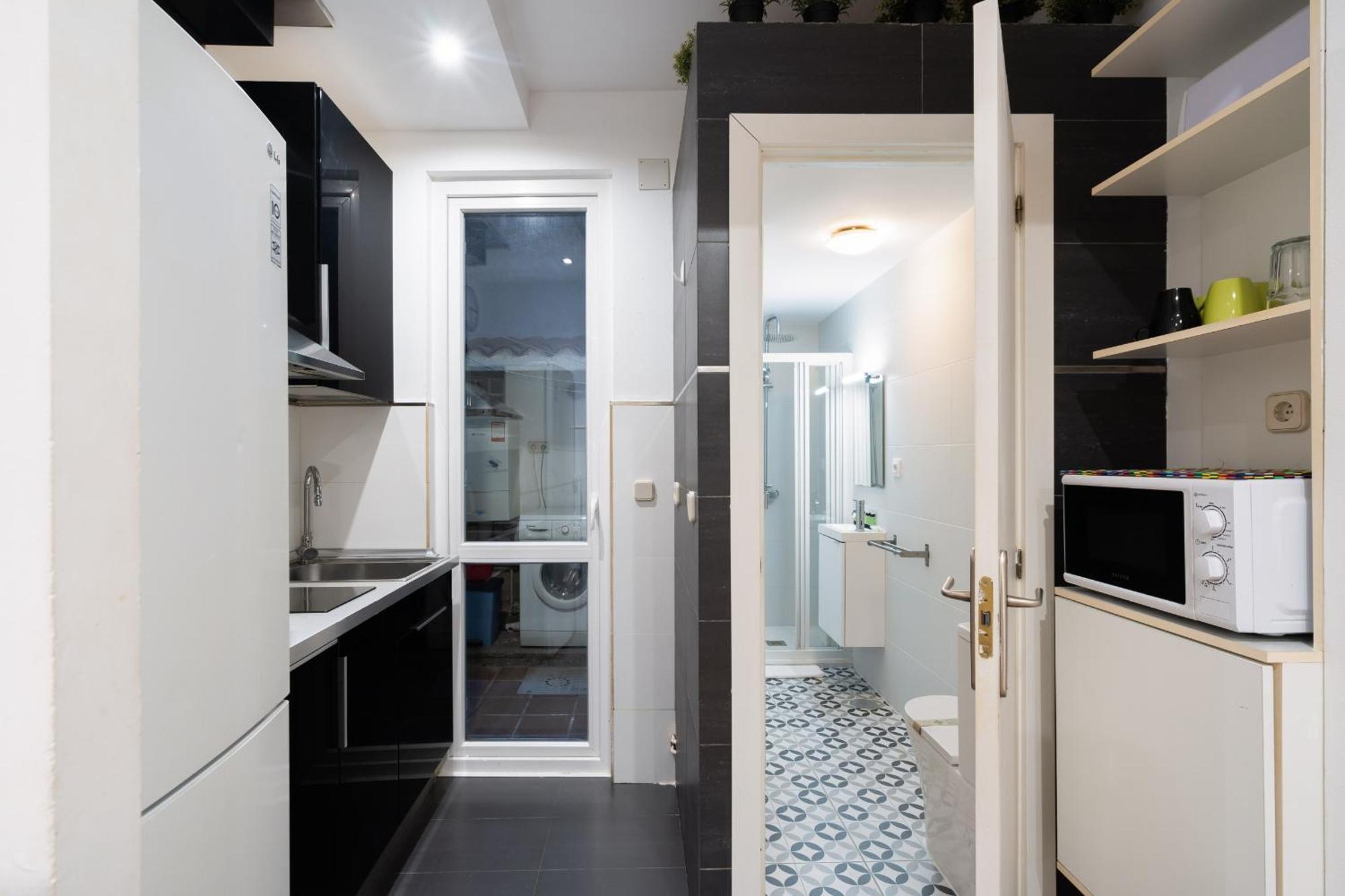 Apartamento En La Plaza De Lavapies Alquiler Temporal Madrid Bagian luar foto