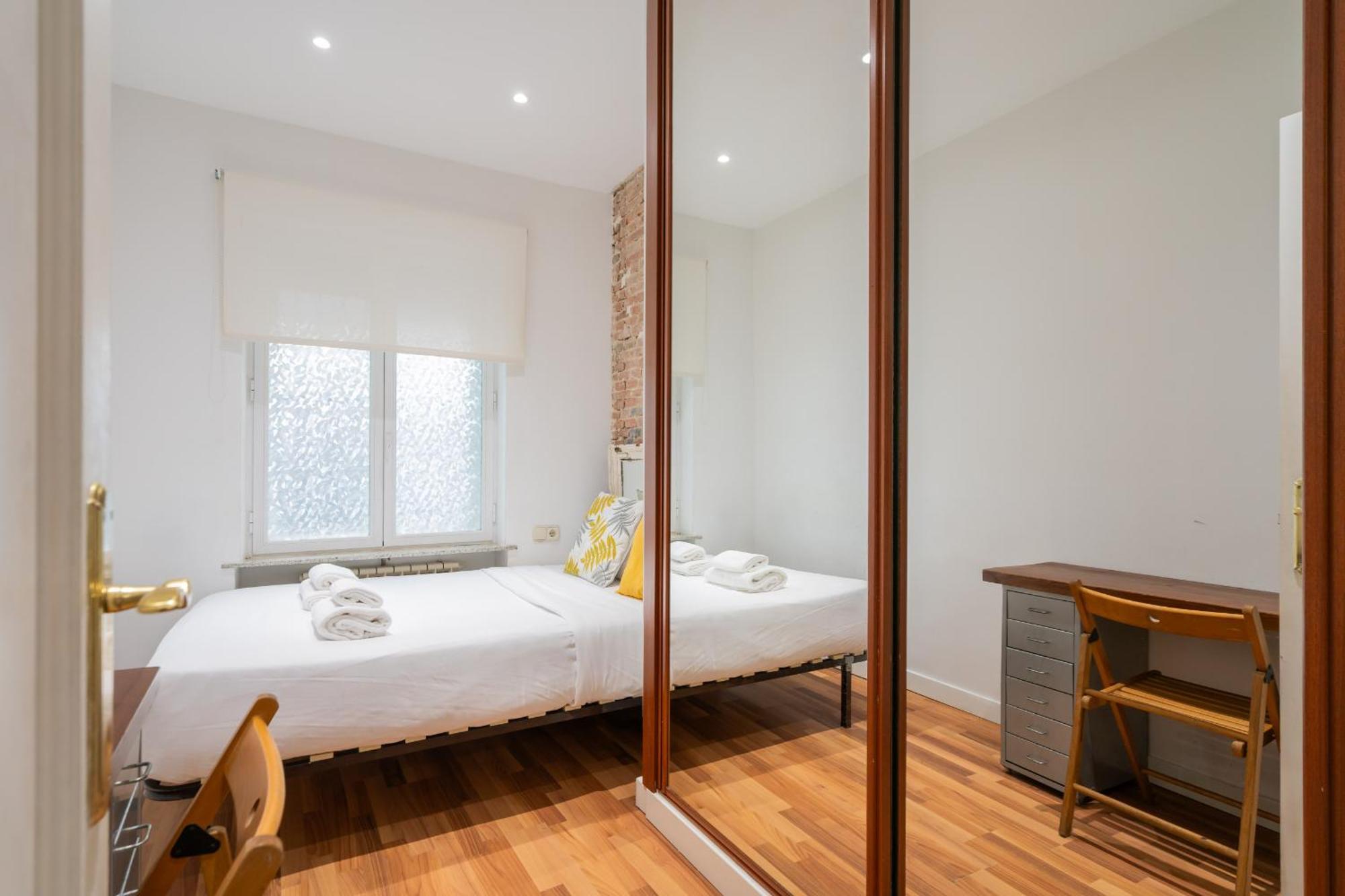 Apartamento En La Plaza De Lavapies Alquiler Temporal Madrid Bagian luar foto