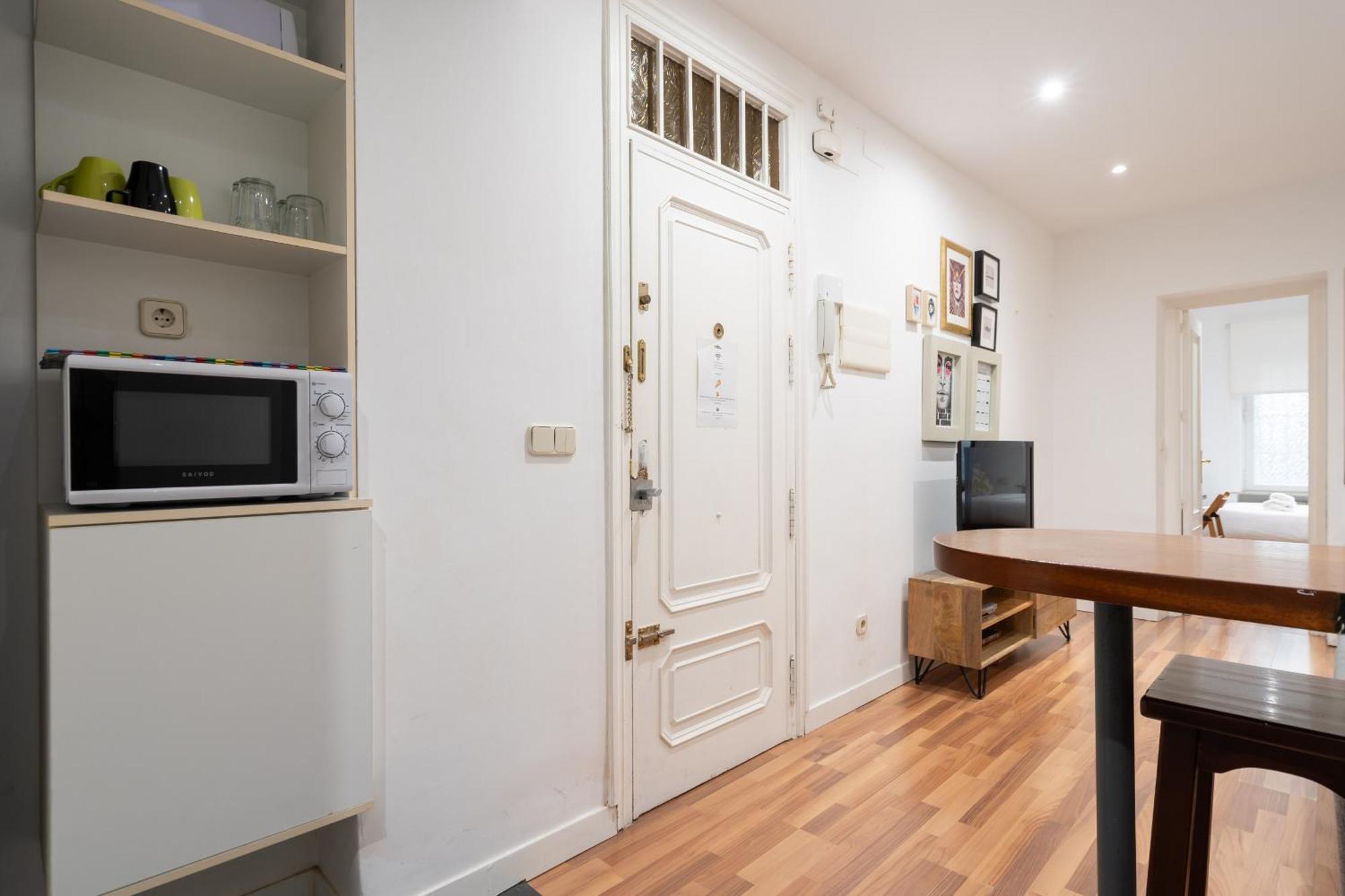 Apartamento En La Plaza De Lavapies Alquiler Temporal Madrid Bagian luar foto