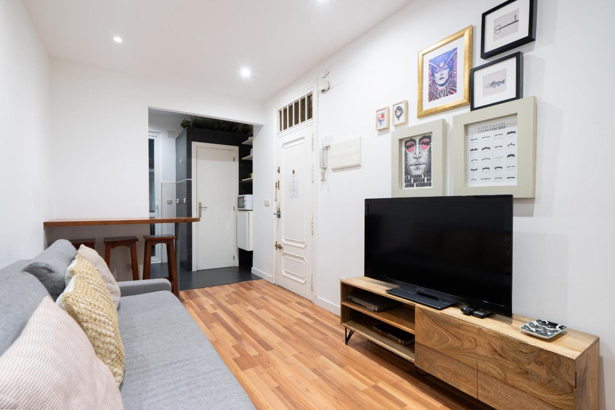 Apartamento En La Plaza De Lavapies Alquiler Temporal Madrid Bagian luar foto
