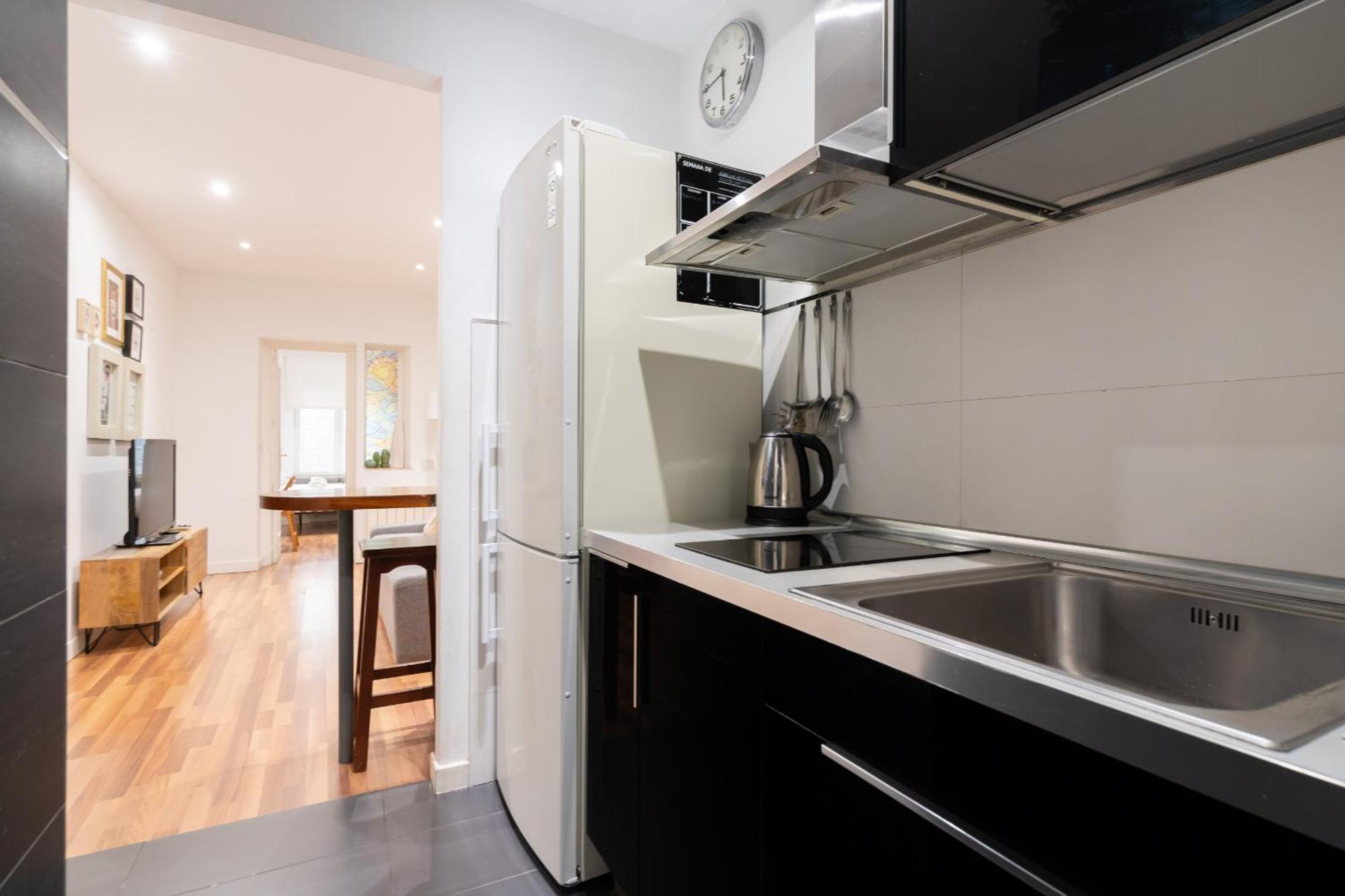 Apartamento En La Plaza De Lavapies Alquiler Temporal Madrid Bagian luar foto
