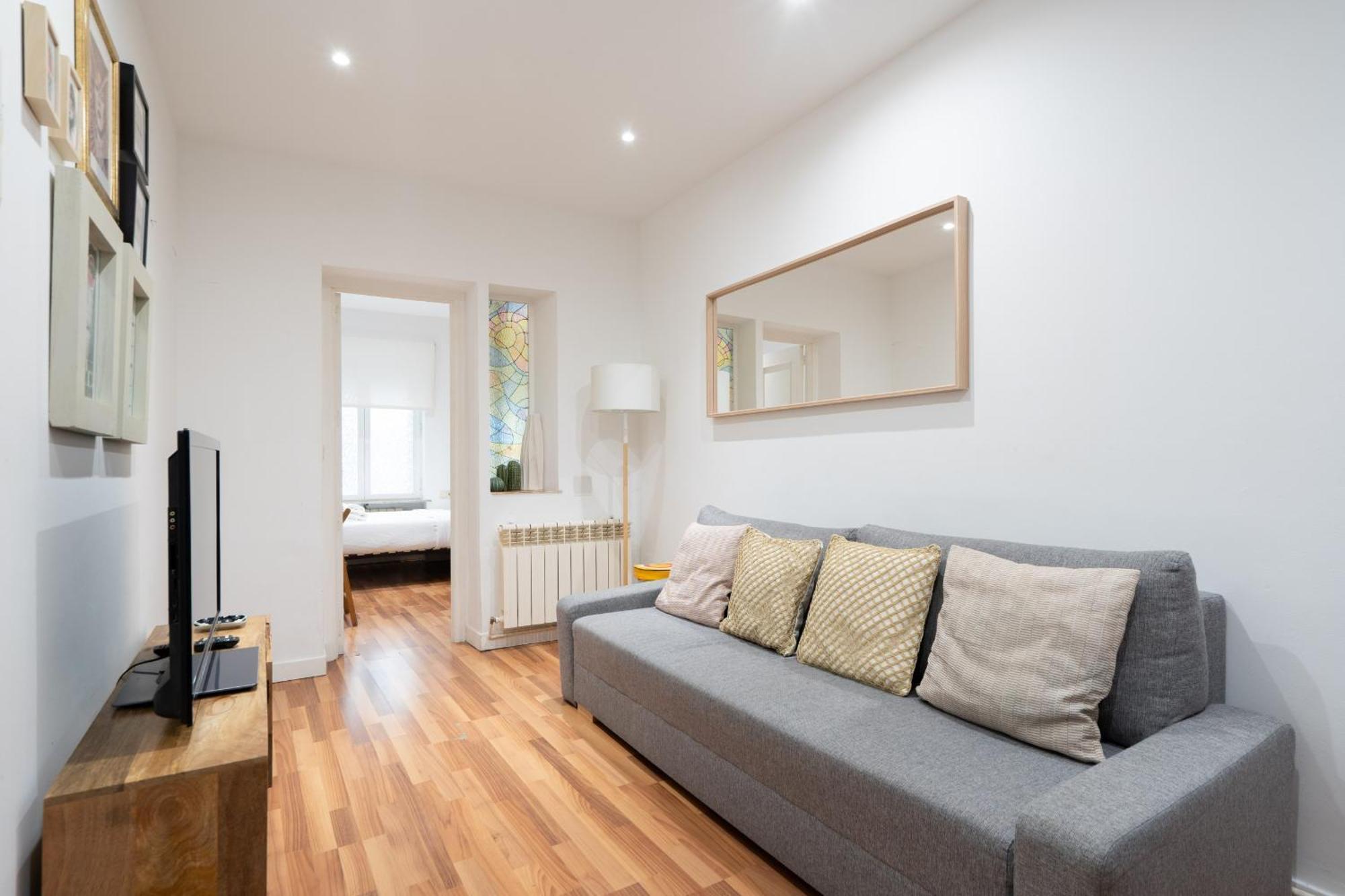 Apartamento En La Plaza De Lavapies Alquiler Temporal Madrid Bagian luar foto